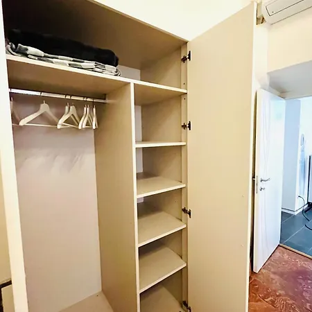 Apartment La Dama Finestra In Centro
